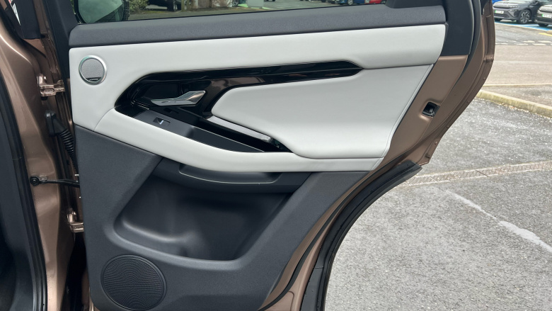 Land Rover Range Rover Evoque 2.0 D200 Dynamic SE 5dr Auto Diesel Hatchback